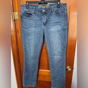 Seven7 Slim Straight jeans